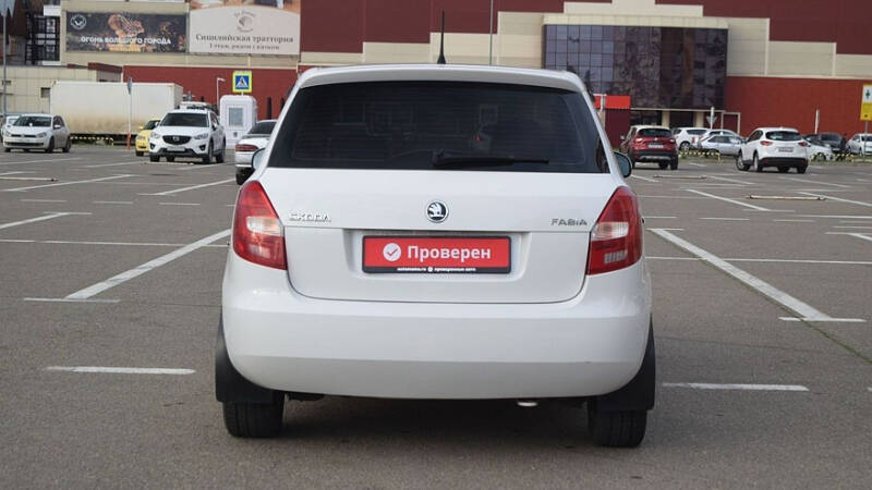 Немного машины за немного денег: гид по покупке Skoda Fabia