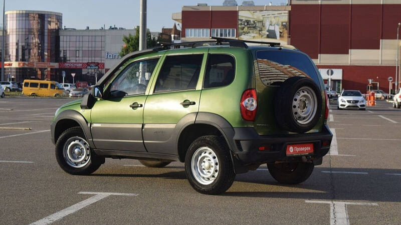 В деревню, в глушь, в Саратов: гид по покупке Chevrolet Niva