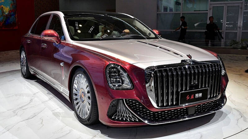 Hongqi Guoya: роскошный гибридный седан готов дать бой Mercedes-Maybach S-класса