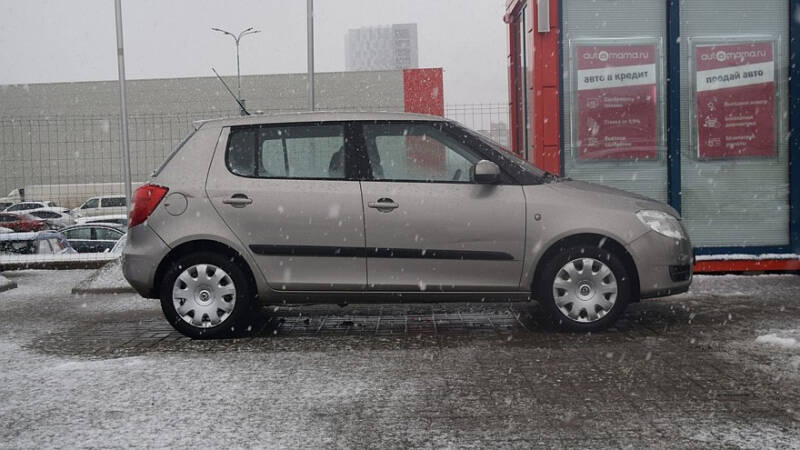 Немного машины за немного денег: гид по покупке Skoda Fabia
