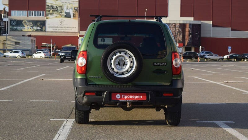В деревню, в глушь, в Саратов: гид по покупке Chevrolet Niva