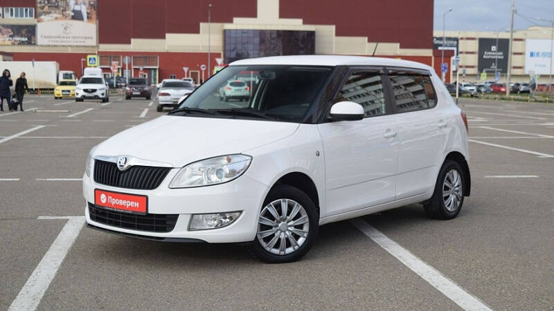 Немного машины за немного денег: гид по покупке Skoda Fabia