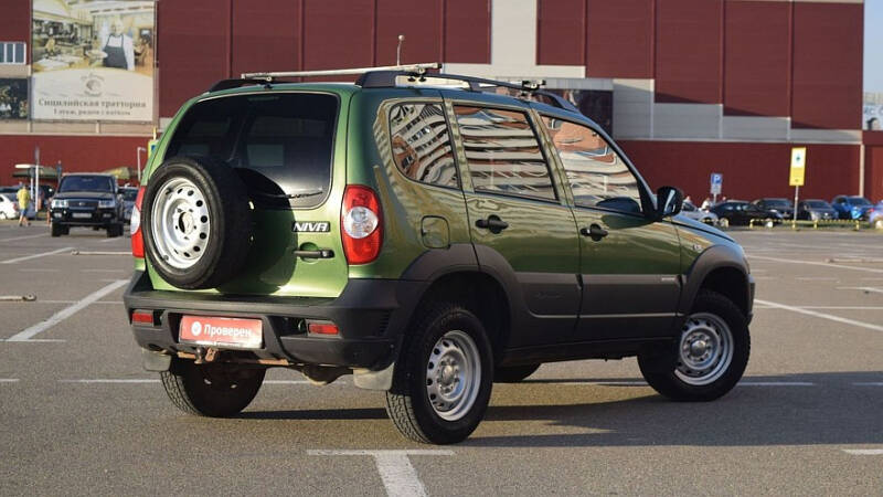 В деревню, в глушь, в Саратов: гид по покупке Chevrolet Niva