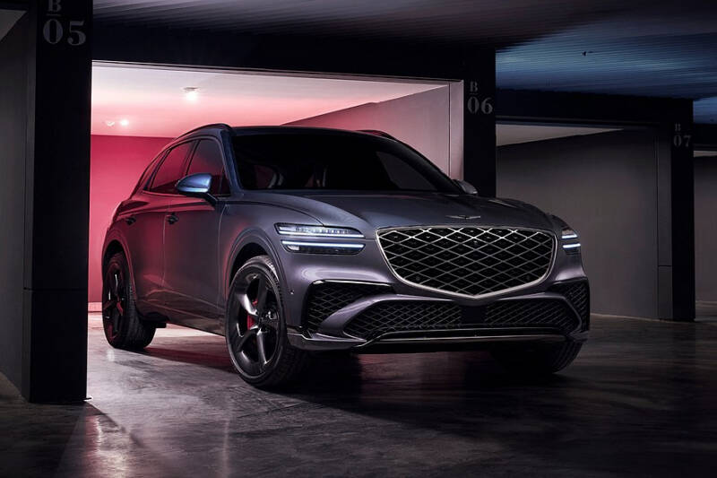 Кроссовер Genesis GV70 после рестайлинга изменился внутри заметнее, чем снаружи