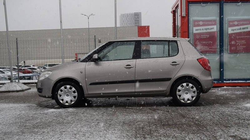 Немного машины за немного денег: гид по покупке Skoda Fabia