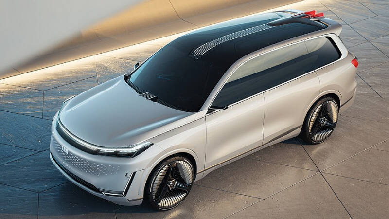 Geely показала в Пекине предвестника нового флагманского кроссовера: живые фото