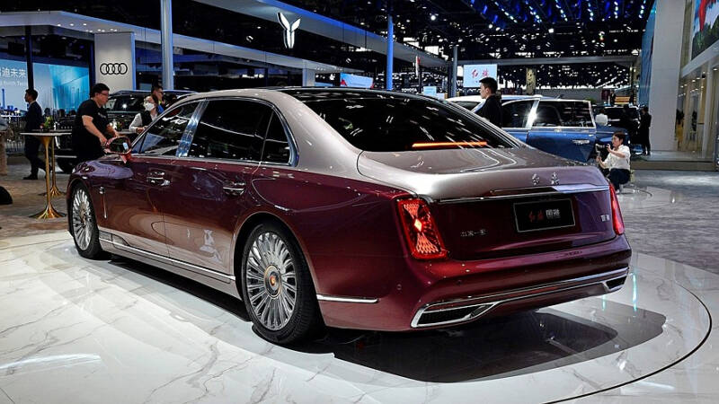 Hongqi Guoya: роскошный гибридный седан готов дать бой Mercedes-Maybach S-класса