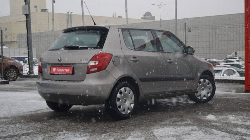 Немного машины за немного денег: гид по покупке Skoda Fabia