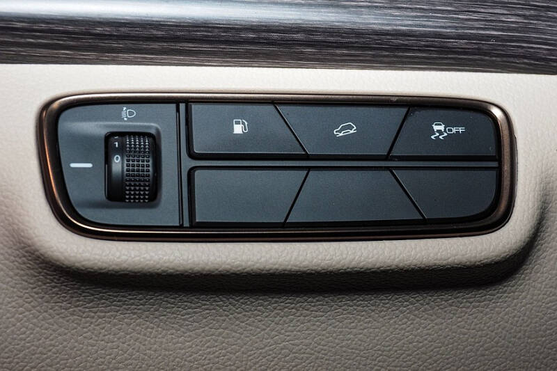 Mitsubishi Pajero Sport и компания: выбираем рамный внедорожник от 1,5 до 7 миллионов рублей