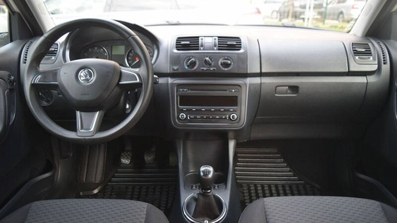 Немного машины за немного денег: гид по покупке Skoda Fabia