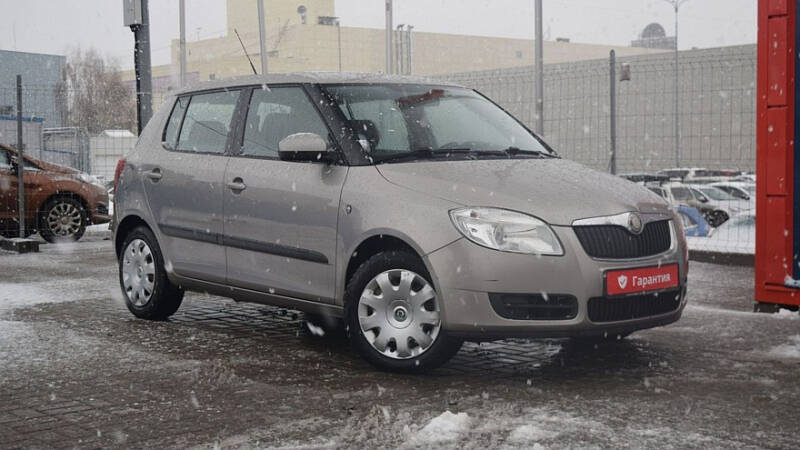 Немного машины за немного денег: гид по покупке Skoda Fabia