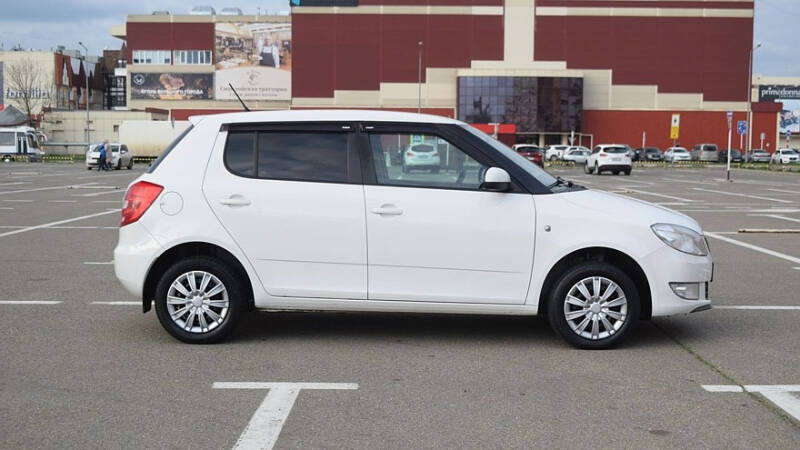 Немного машины за немного денег: гид по покупке Skoda Fabia