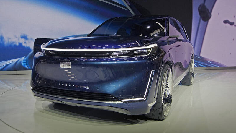 Geely показала в Пекине предвестника нового флагманского кроссовера: живые фото