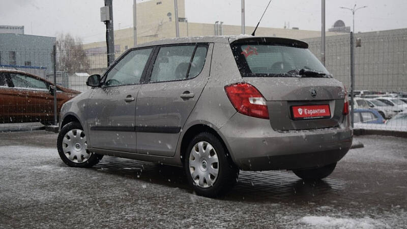 Немного машины за немного денег: гид по покупке Skoda Fabia