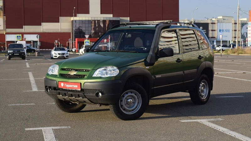 В деревню, в глушь, в Саратов: гид по покупке Chevrolet Niva