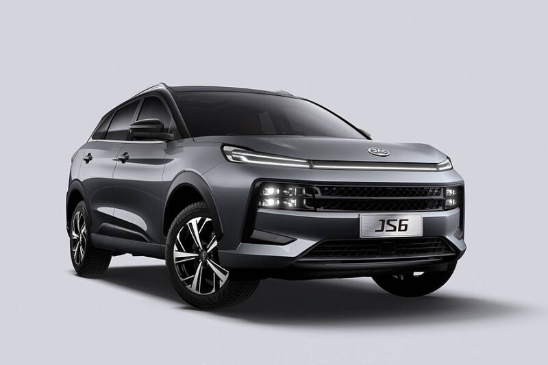 У кроссовера JAC JS6 в России появилась новая топ-версия: объявлены цены