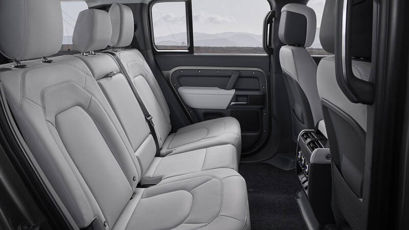 Обновлённый Land Rover Defender: более мощный дизель и спецверсия Sedona Edition