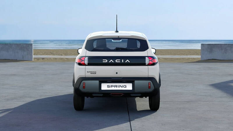 Дешевле только даром: обновлённый Dacia Spring выходит на рынок, объявлены цены