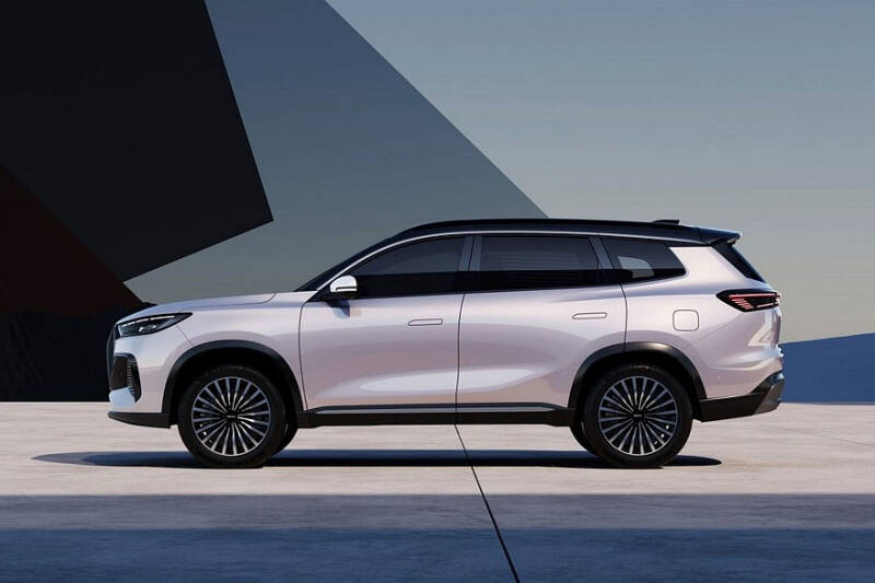Обновлённые Chery Tiggo 7 Pro и Tiggo 8 Pro превратились в «европейцев» Ebro S700 и S800