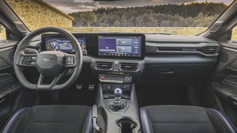 Новый седан Ford Mustang: первые изображения