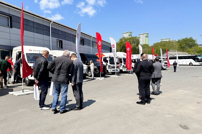 Автопробег грузовиков DONGFENG «Следуй за солнцем» стартовал во Владивостоке