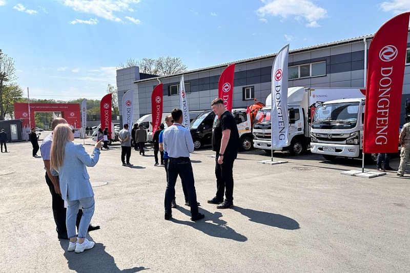 Автопробег грузовиков DONGFENG «Следуй за солнцем» стартовал во Владивостоке