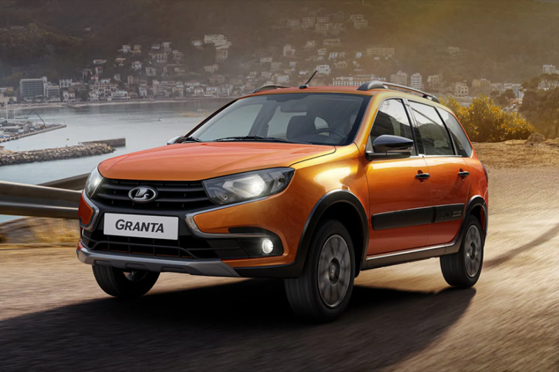 АВТОВАЗ поднял цены на модели Lada. Прибавка – от 50 до 70 тысяч рублей