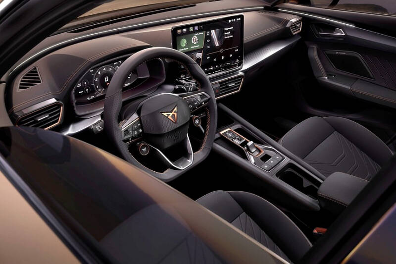 Обновлённые Cupra Formentor и Cupra Leon: акулий нос и более мощные топ-версии