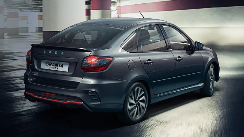 АВТОВАЗ поднял цены на модели Lada. Прибавка – от 50 до 70 тысяч рублей