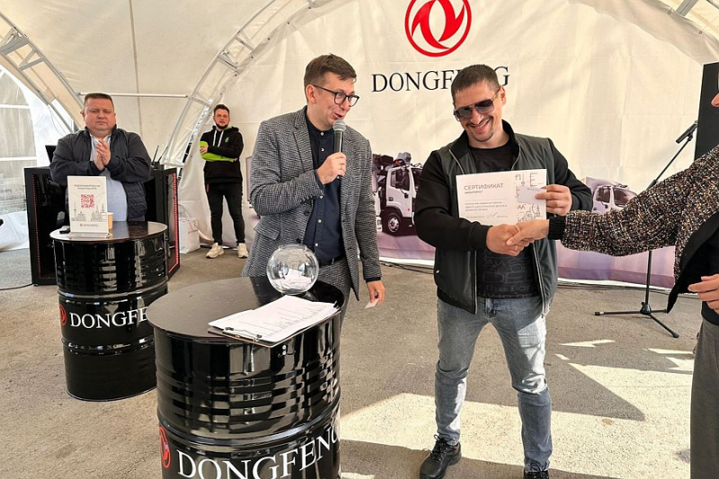 Автопробег грузовиков DONGFENG «Следуй за солнцем» стартовал во Владивостоке