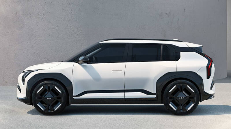 Серийный кроссовер Kia EV3: запас хода 600 км и экстерьер в стиле флагмана EV9