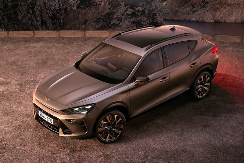 Обновлённые Cupra Formentor и Cupra Leon: акулий нос и более мощные топ-версии