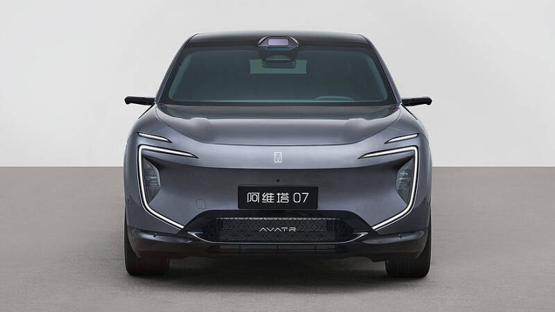 Новый кроссовер марки Avatr от Changan сбросил камуфляж