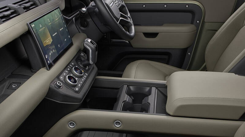 Обновлённый Land Rover Defender: более мощный дизель и спецверсия Sedona Edition