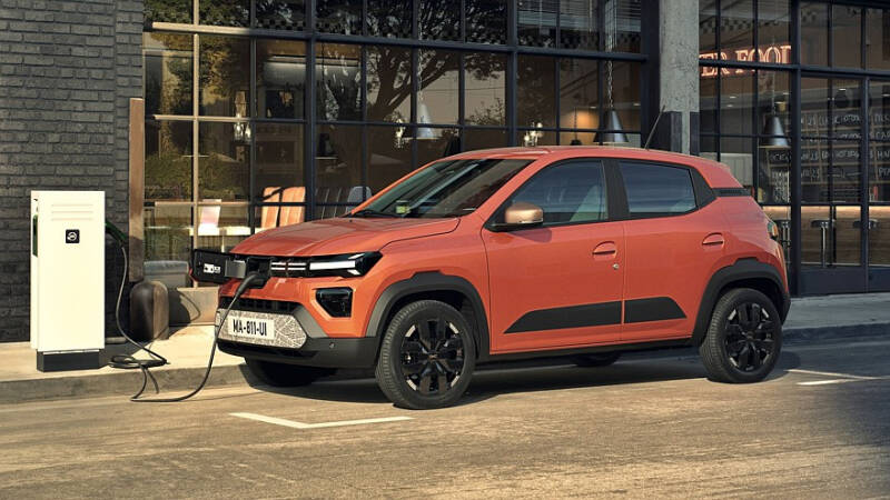 Дешевле только даром: обновлённый Dacia Spring выходит на рынок, объявлены цены