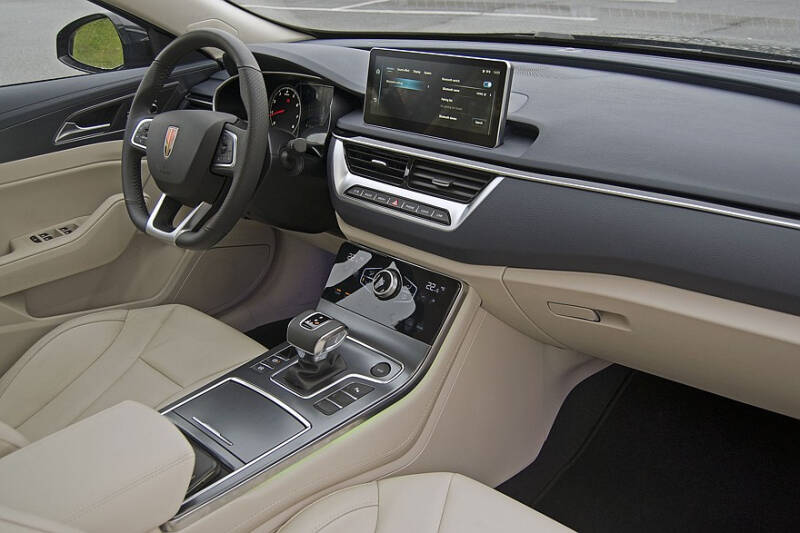 Audi A6 и компания: выбираем седан Е-класса от 3 до 13 миллионов рублей