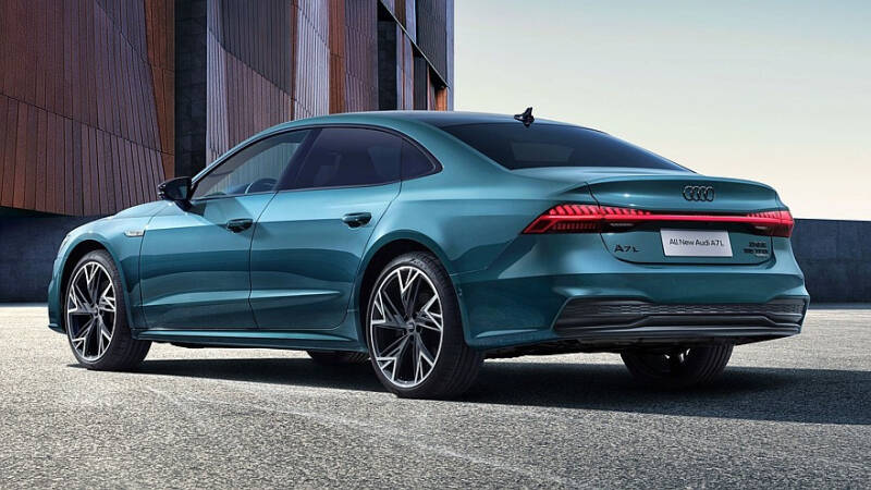 Audi A6 и компания: выбираем седан Е-класса от 3 до 13 миллионов рублей