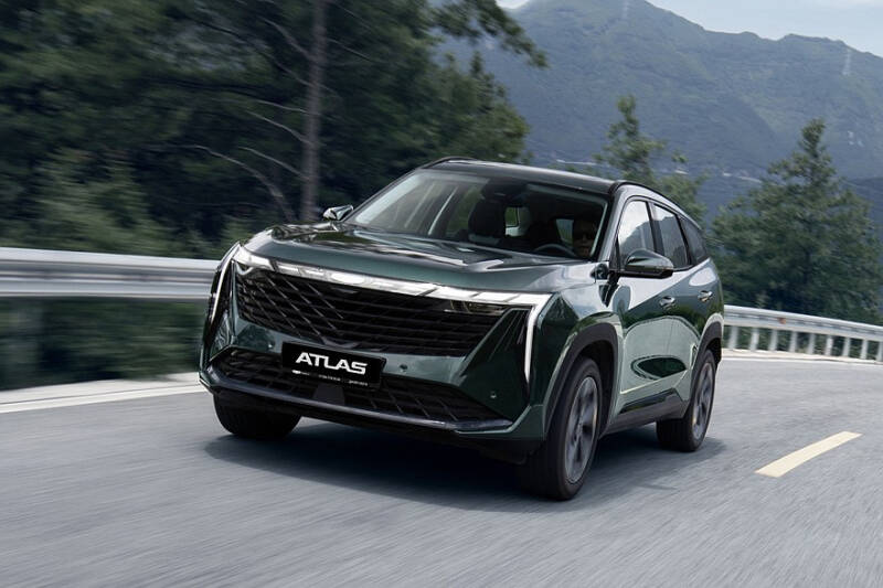 Geely Atlas с полным приводом и новой коробкой: цены в России