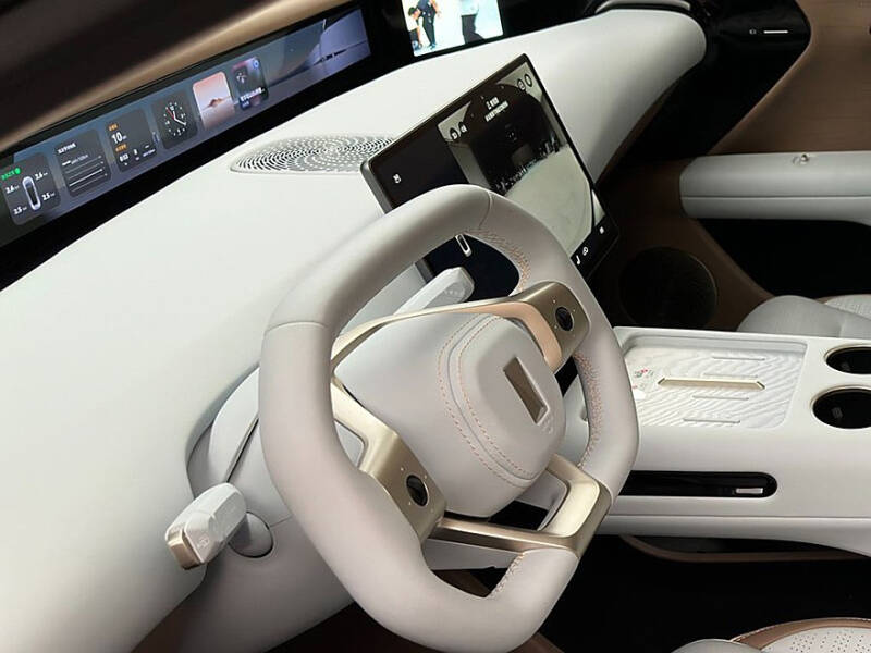 Кроссовер Avatr 07 от Changan готовится к презентации: рассекречен салон