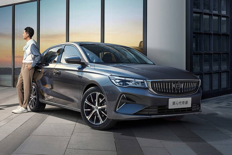 Обновлённый седан Geely Emgrand готовится к старту продаж