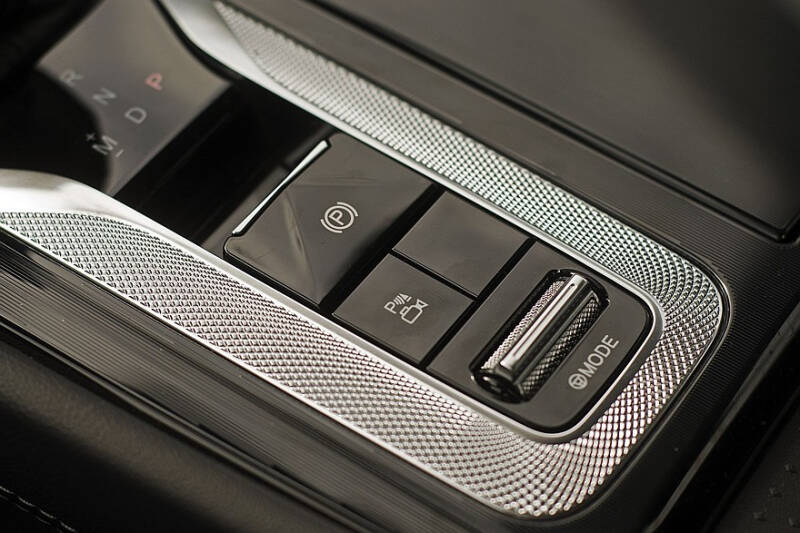 Audi A6 и компания: выбираем седан Е-класса от 3 до 13 миллионов рублей