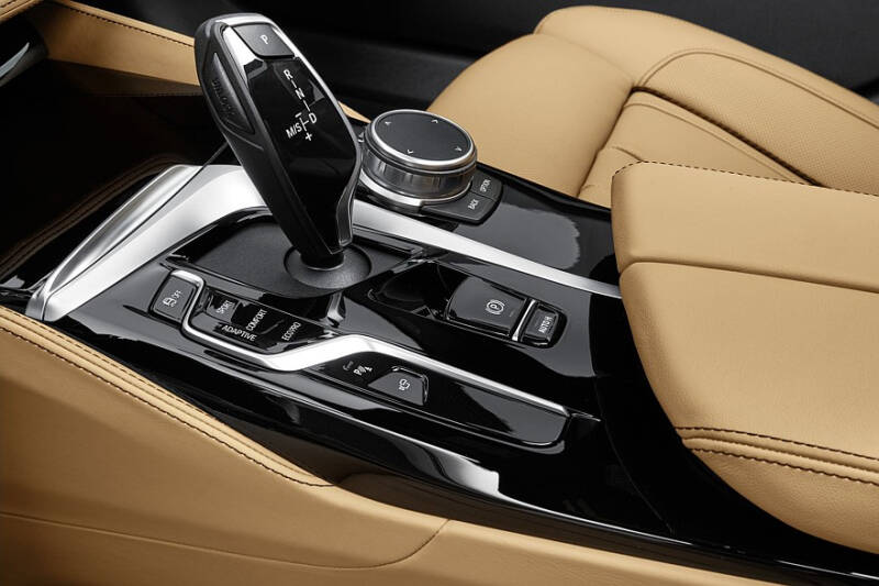 Audi A6 и компания: выбираем седан Е-класса от 3 до 13 миллионов рублей