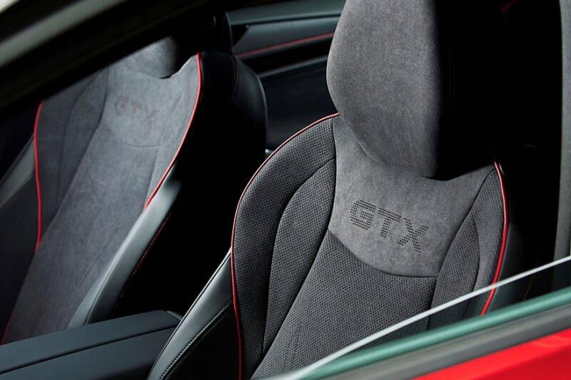 Спортивный полноприводный Volkswagen ID.7 GTX теперь доступен и в кузове лифтбек