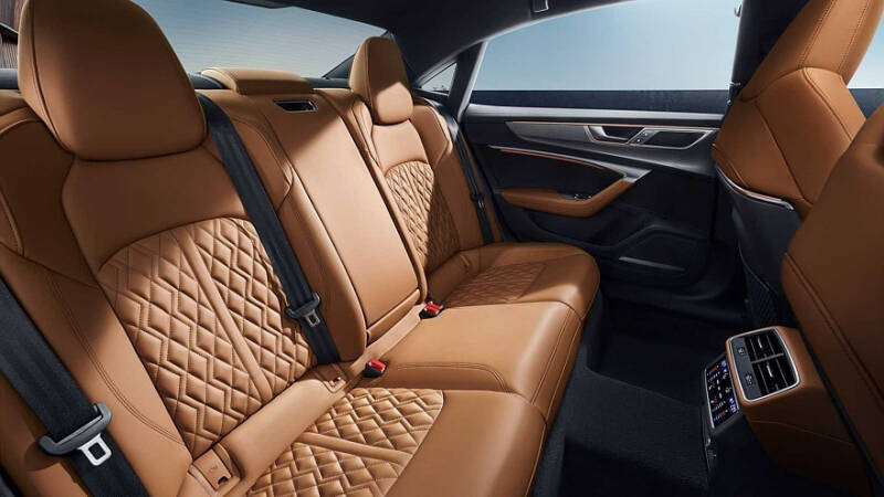 Audi A6 и компания: выбираем седан Е-класса от 3 до 13 миллионов рублей
