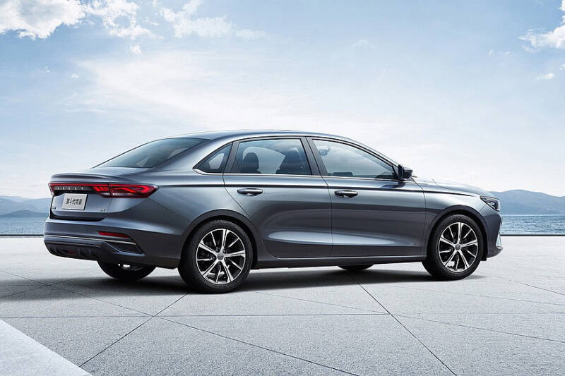 Обновлённый седан Geely Emgrand готовится к старту продаж
