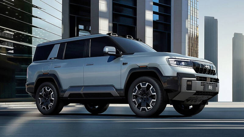 Флагманский внедорожник FangChengBao Leopard 8 от BYD: салон и подробности