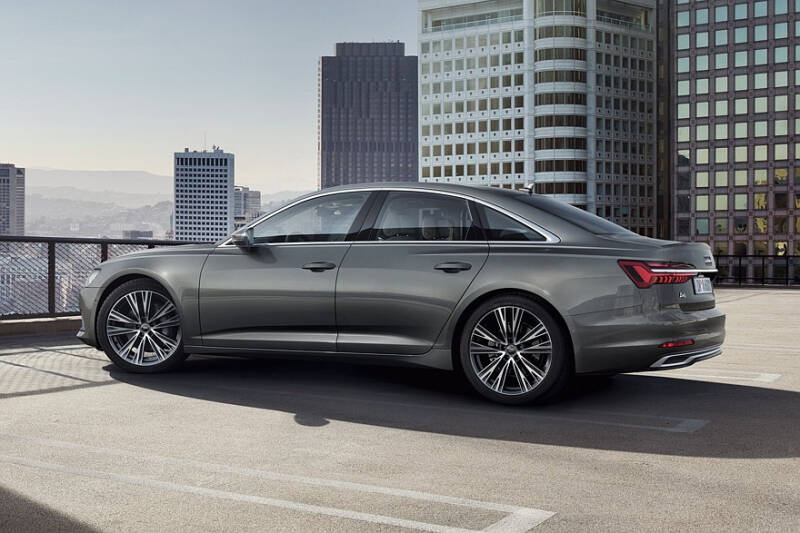 Audi A6 и компания: выбираем седан Е-класса от 3 до 13 миллионов рублей