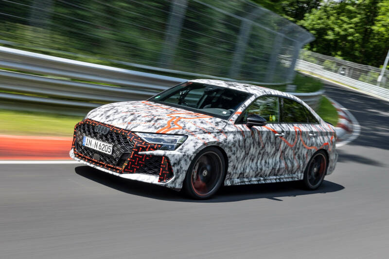 Обновлённый Audi RS 3 обновил рекорд Нюрбургринга. Ждём ответа от BMW M2