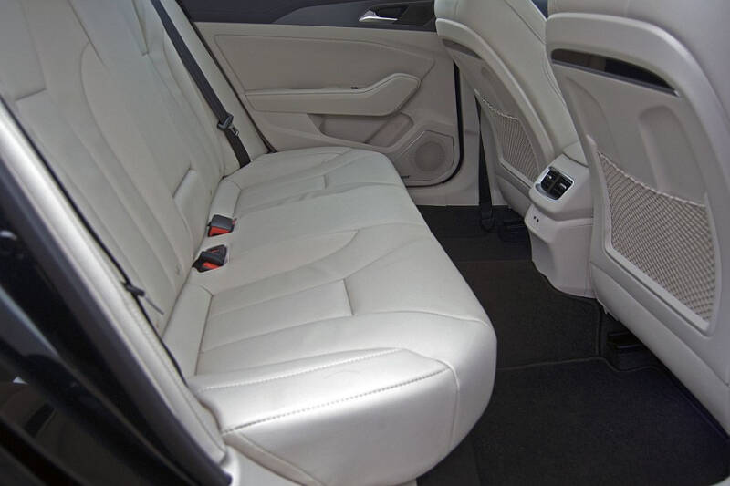 Audi A6 и компания: выбираем седан Е-класса от 3 до 13 миллионов рублей