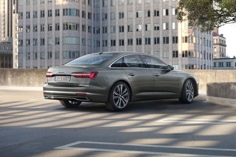 Audi A6 и компания: выбираем седан Е-класса от 3 до 13 миллионов рублей